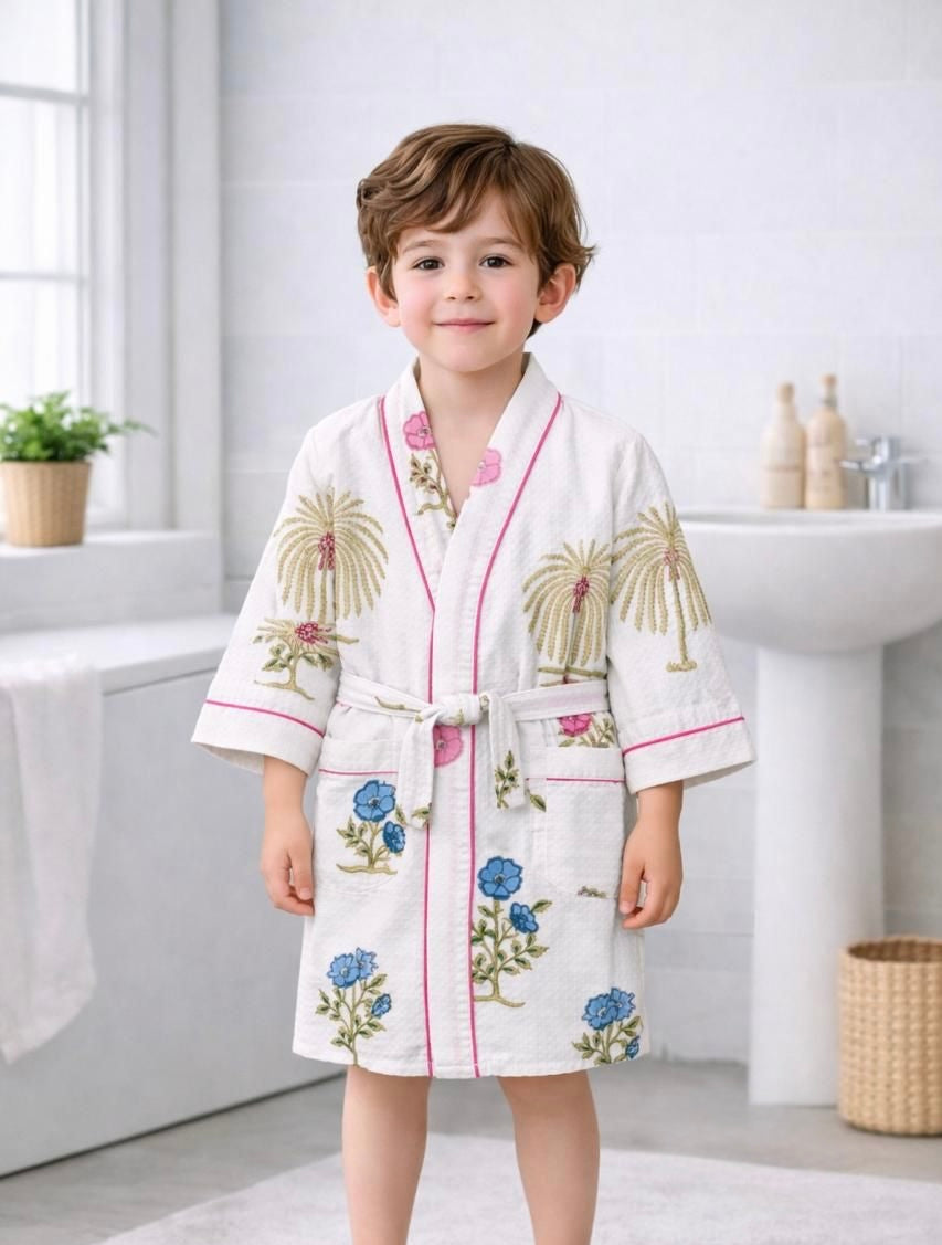 Pure cotton waffled textured children’s bathrobes