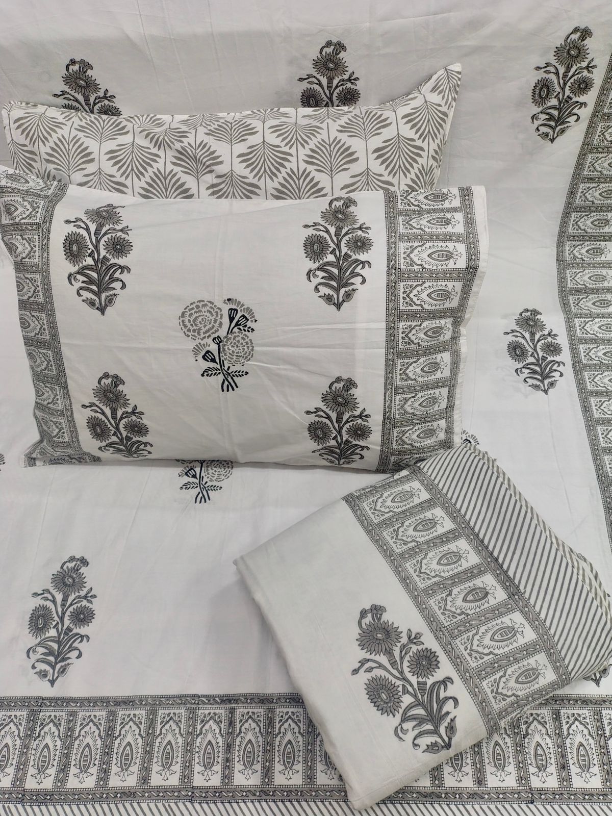 Pure percale cotton hand-block printed super king size bedsheet and dohar combos