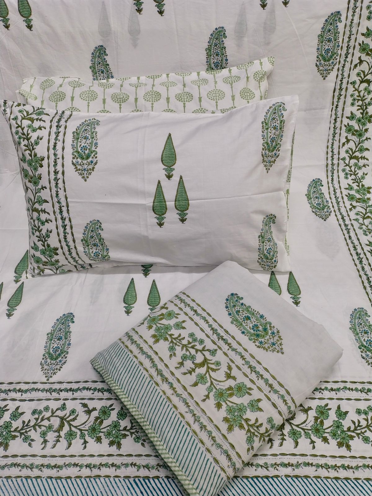 Pure percale cotton hand-block printed super king size bedsheet and dohar combos