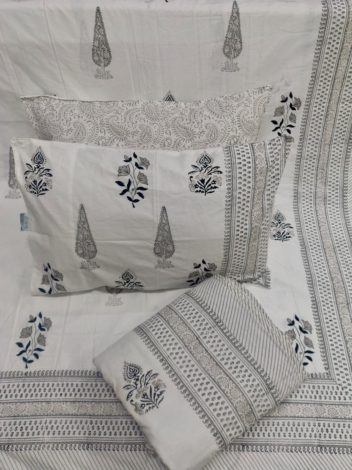 Pure percale cotton hand-block printed super king size bedsheet and dohar combos