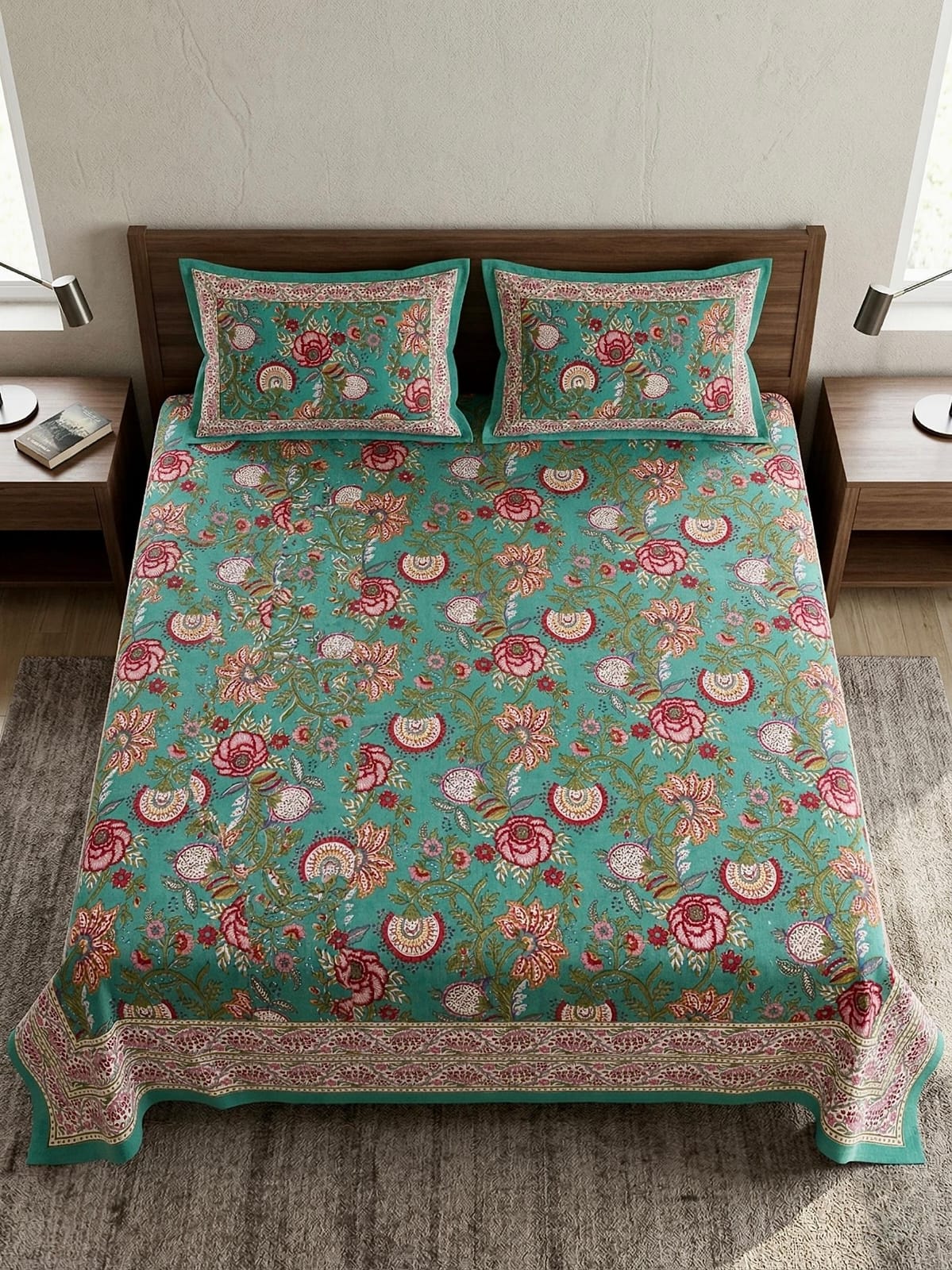 Pure cotton king size double bedsheet with two pillow covers (100x108 inches)
