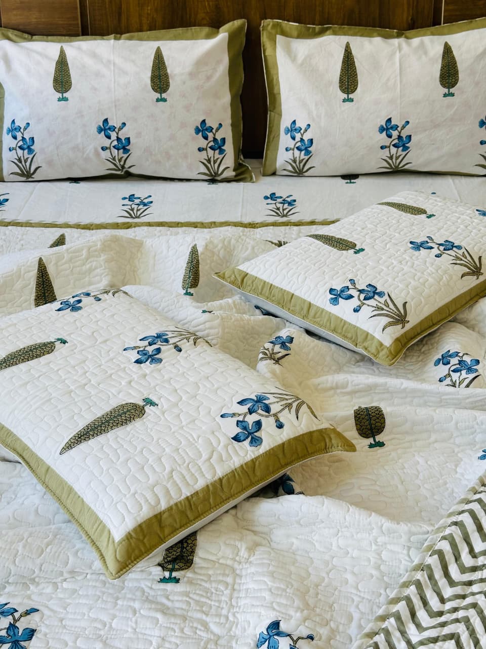 Pure cotton handblock printed king size 6 piece bedding set