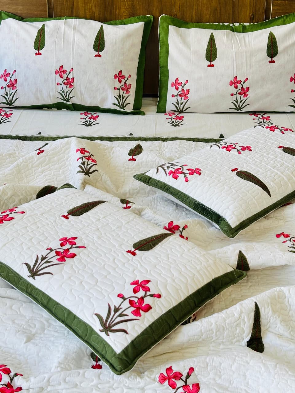Pure cotton handblock printed king size 6 piece bedding set