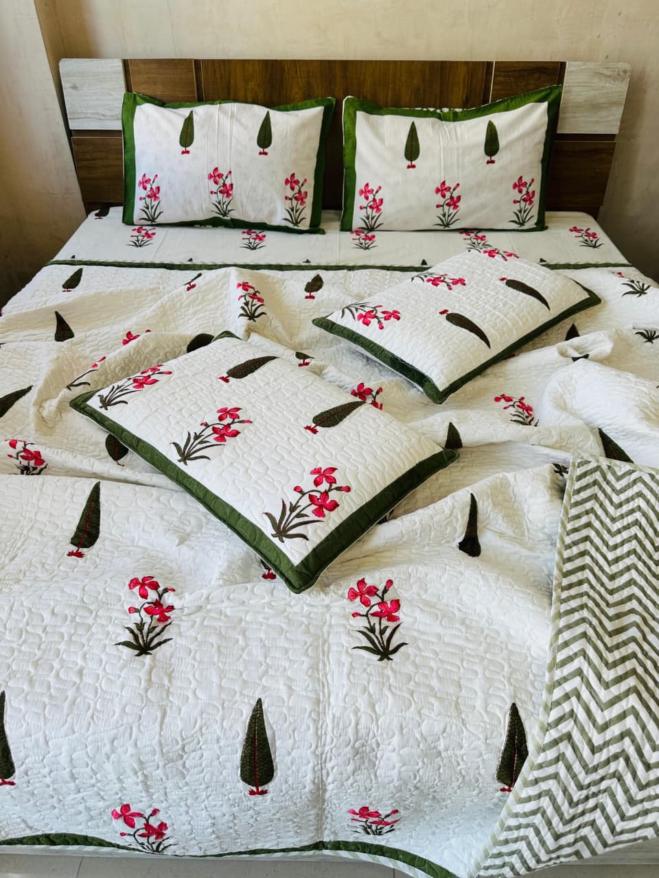 Pure cotton handblock printed king size 6 piece bedding set