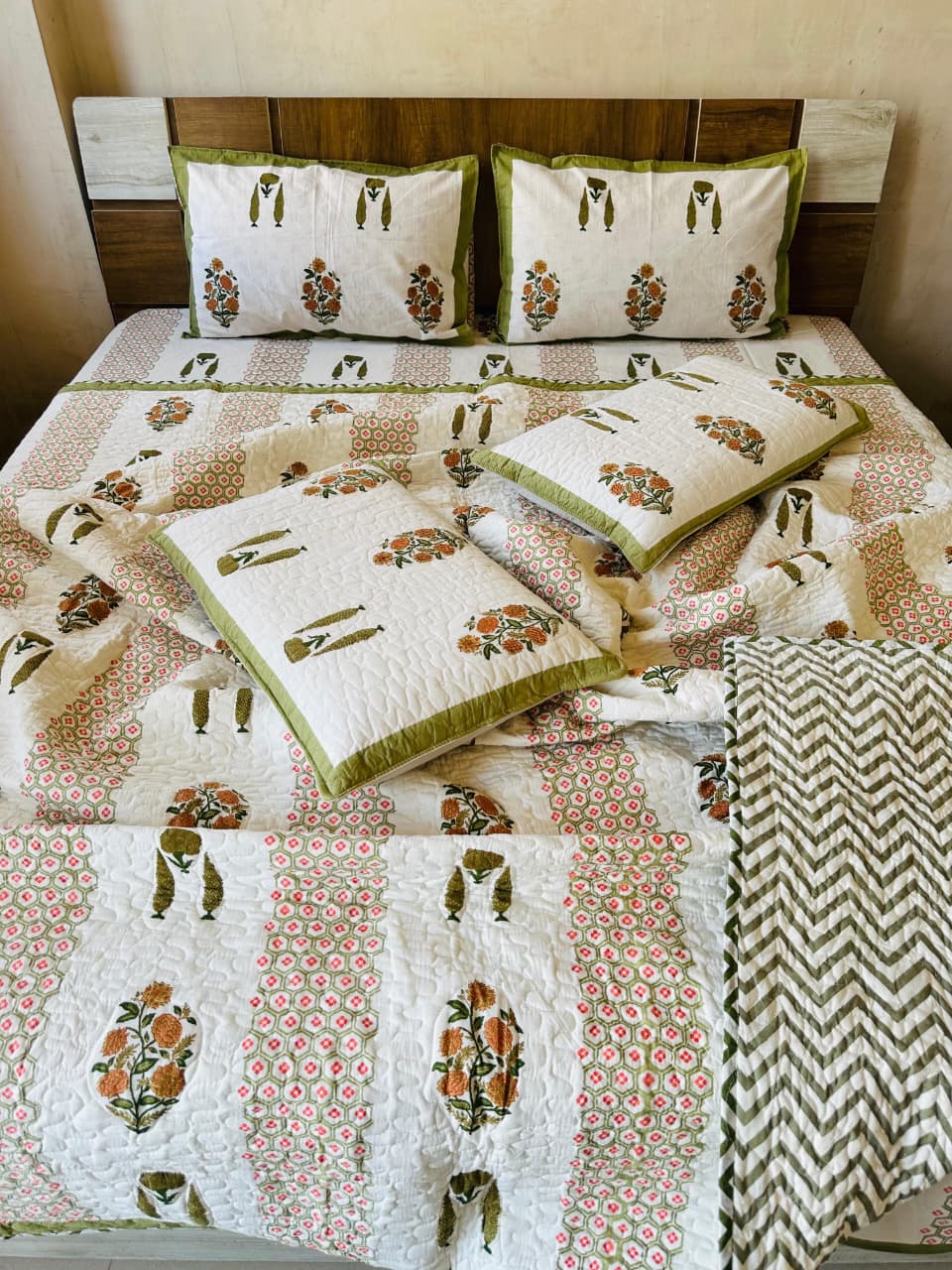 Pure cotton handblock printed king size 6 piece bedding set
