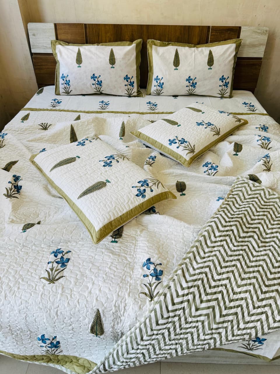 Pure cotton handblock printed king size 6 piece bedding set
