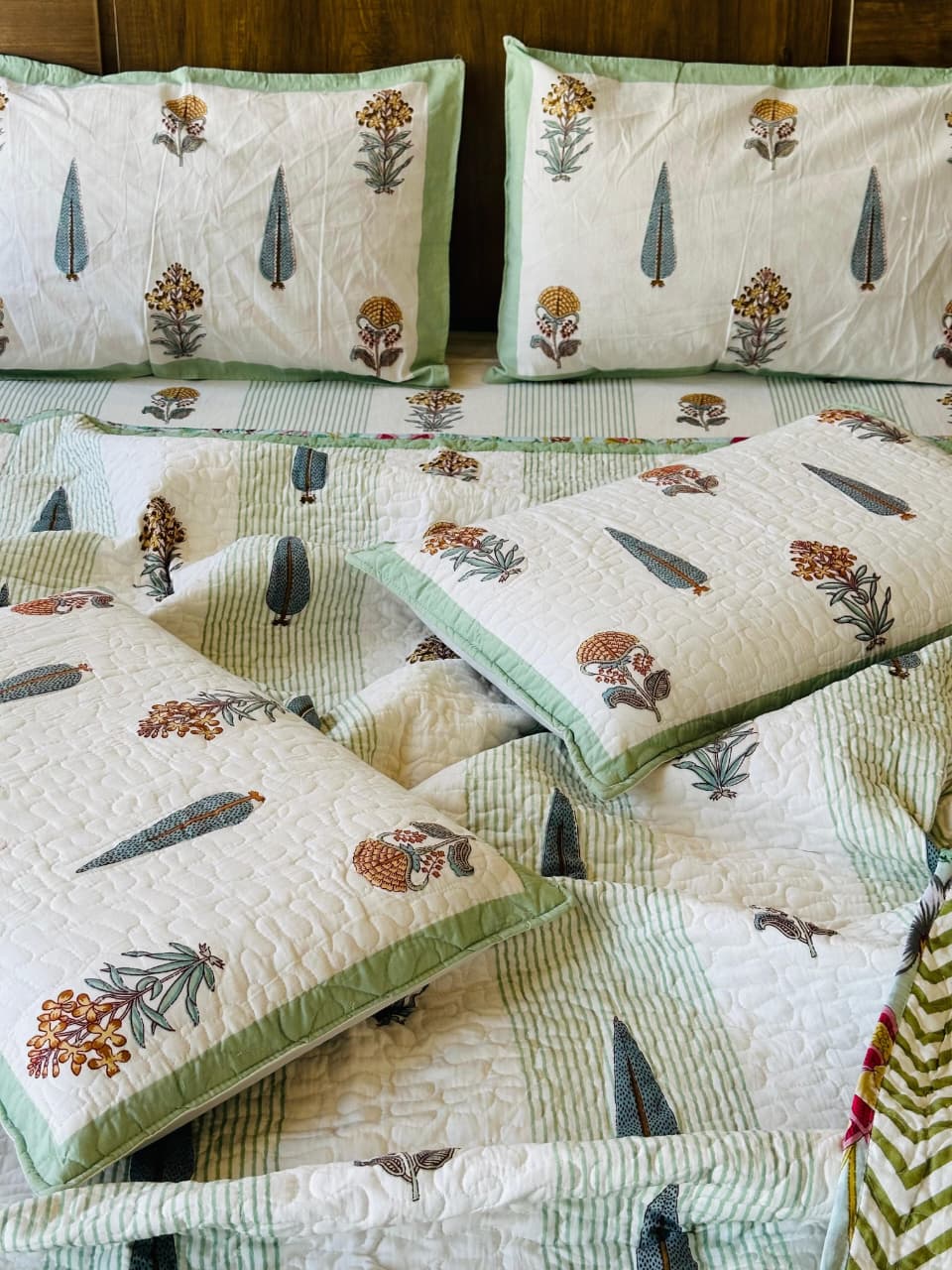 Pure cotton handblock printed king size 6 piece bedding set