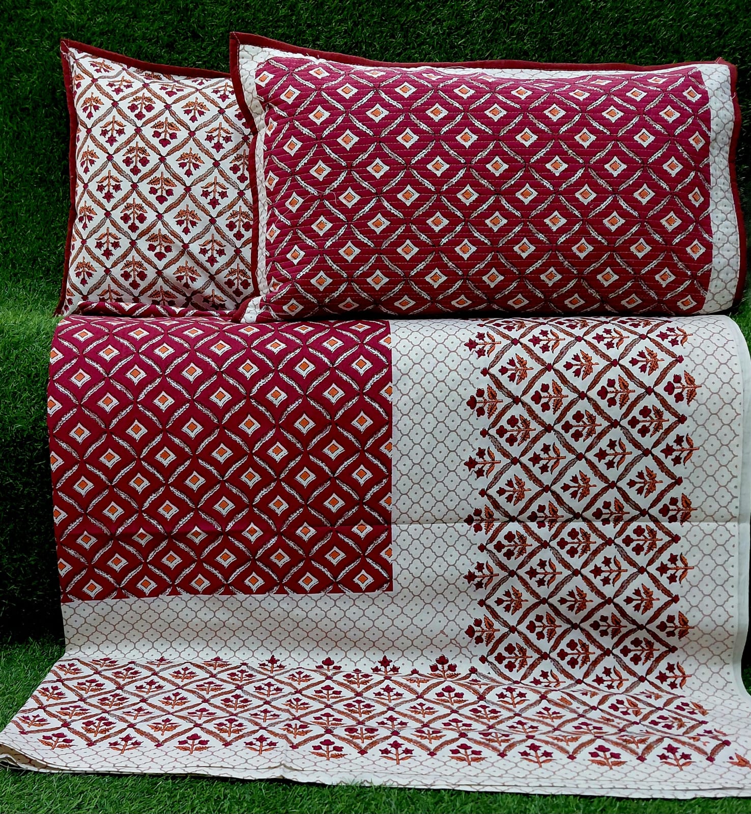Pure cotton king size bedsheets with 2 quilted pillow covers (100x108 inches)