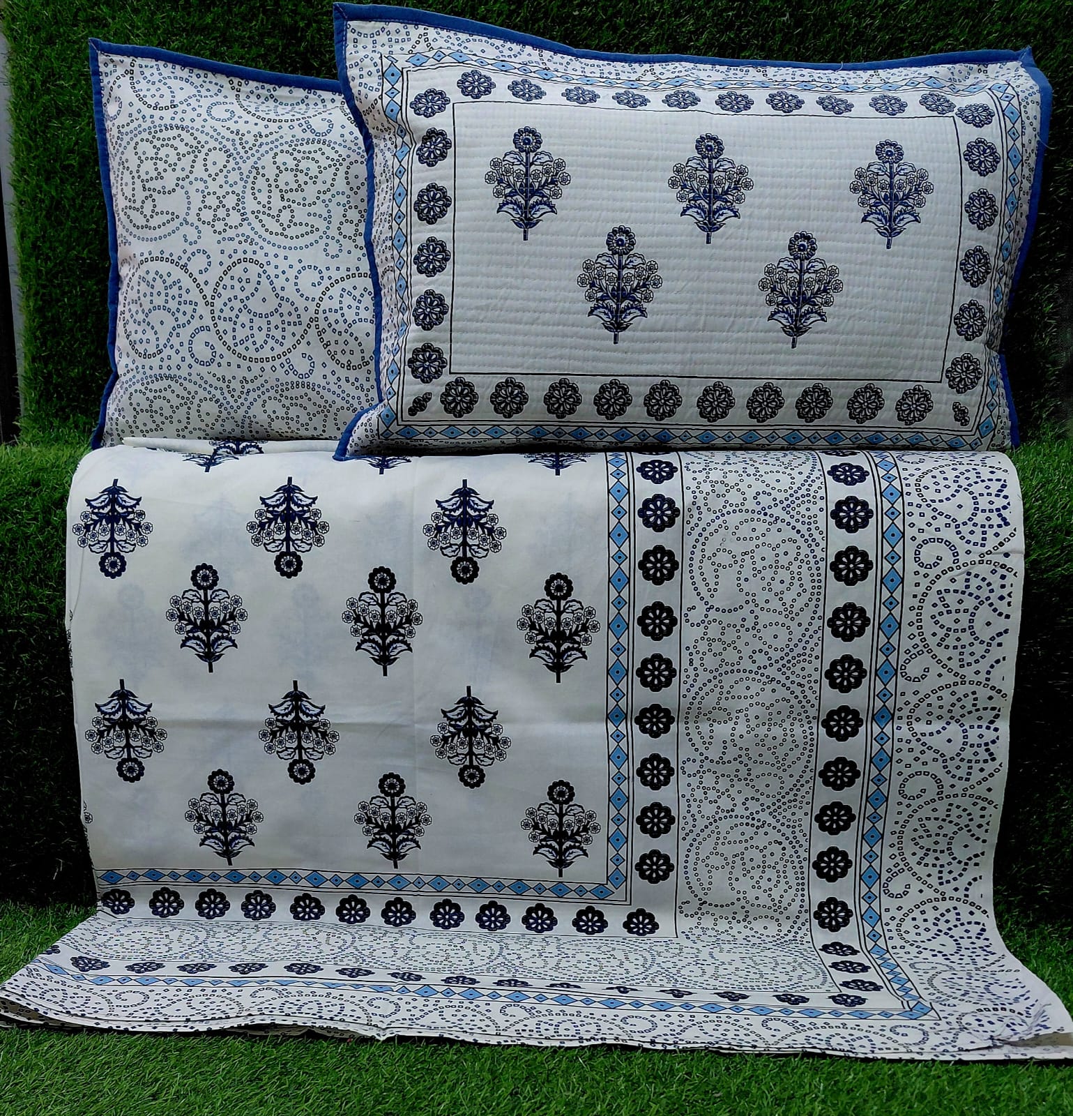 Pure cotton king size bedsheets with 2 quilted pillow covers (100x108 inches)