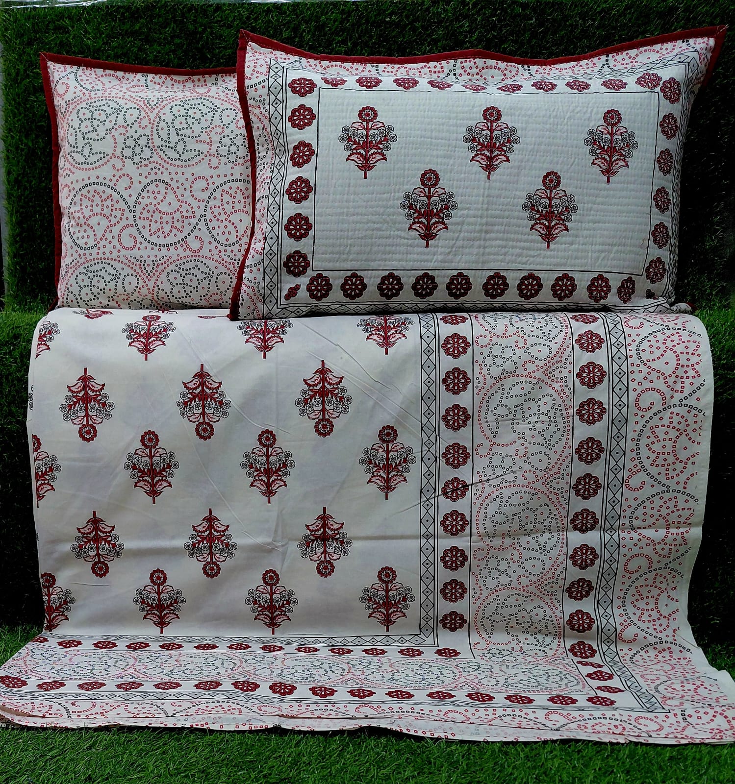 Pure cotton king size bedsheets with 2 quilted pillow covers (100x108 inches)