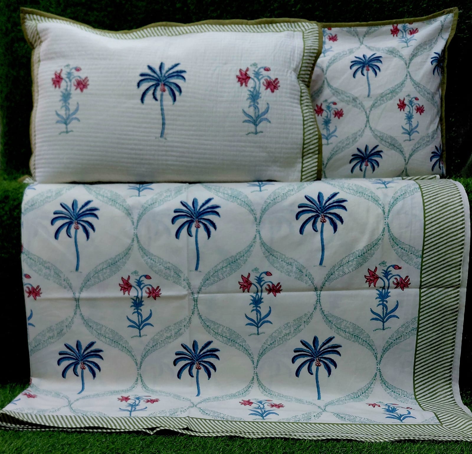 Pure cotton king size bedsheets with 2 quilted pillow covers (100x108 inches)