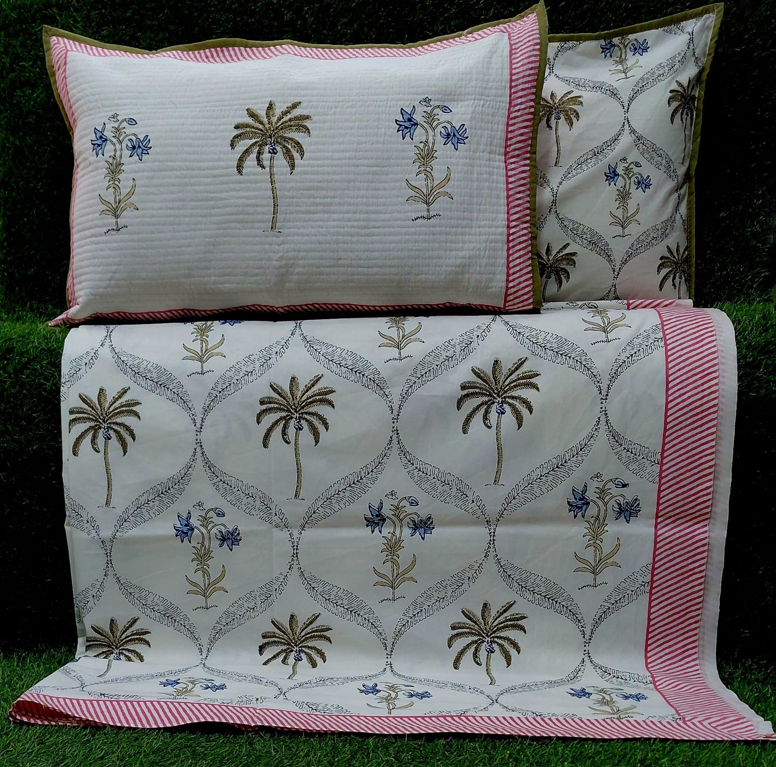 Pure cotton king size bedsheets with 2 quilted pillow covers (100x108 inches)