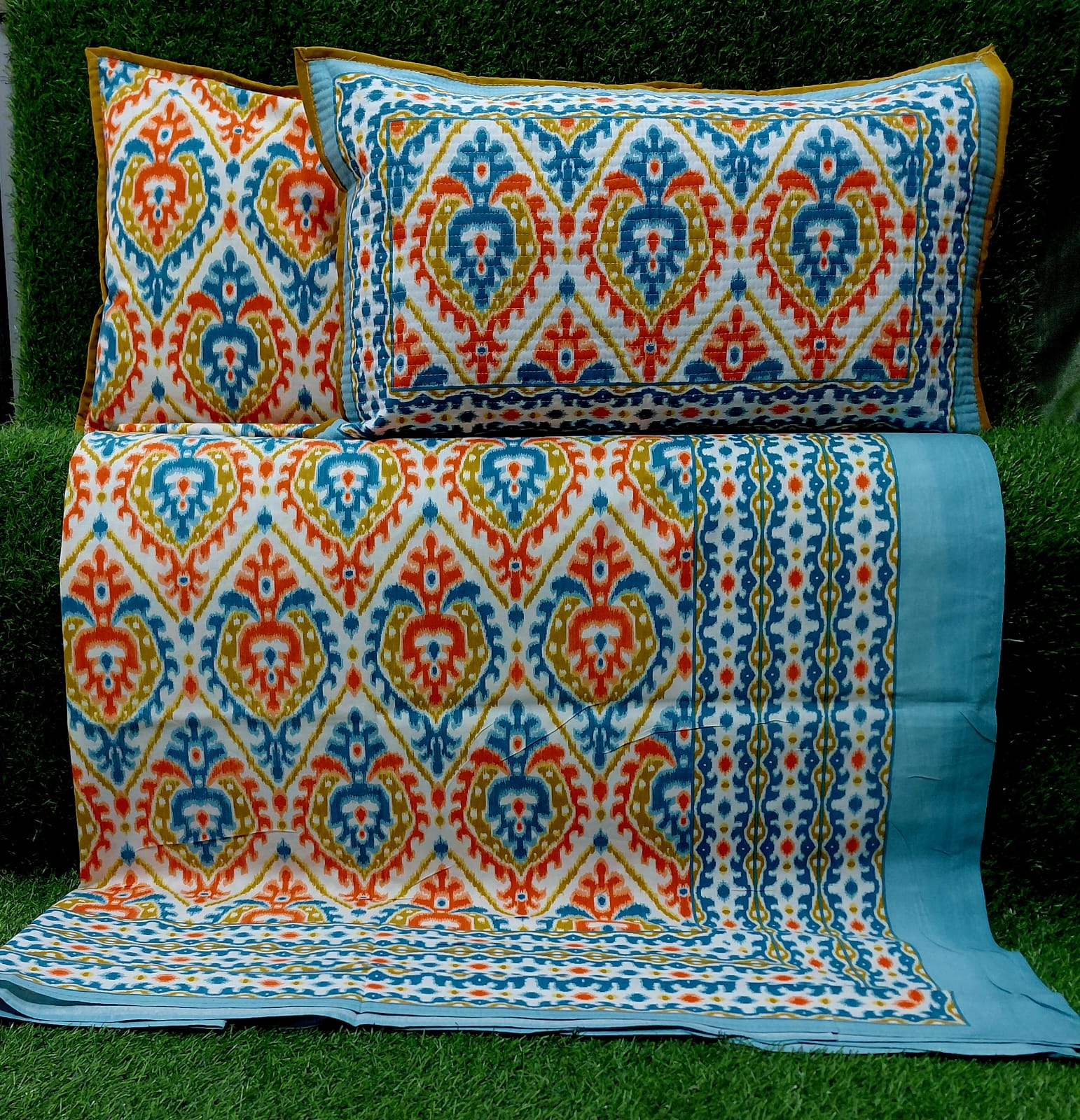 Pure cotton king size bedsheets with 2 quilted pillow covers (100x108 inches)