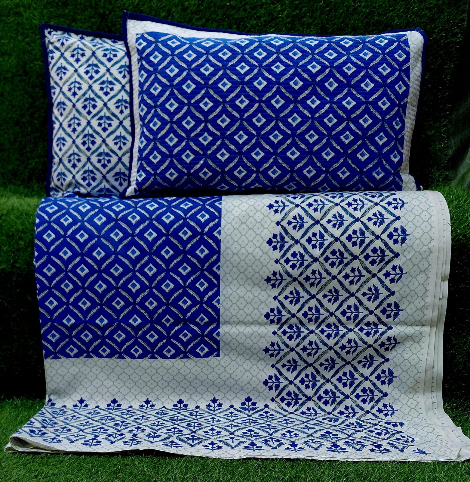 Pure cotton king size bedsheets with 2 quilted pillow covers (100x108 inches)