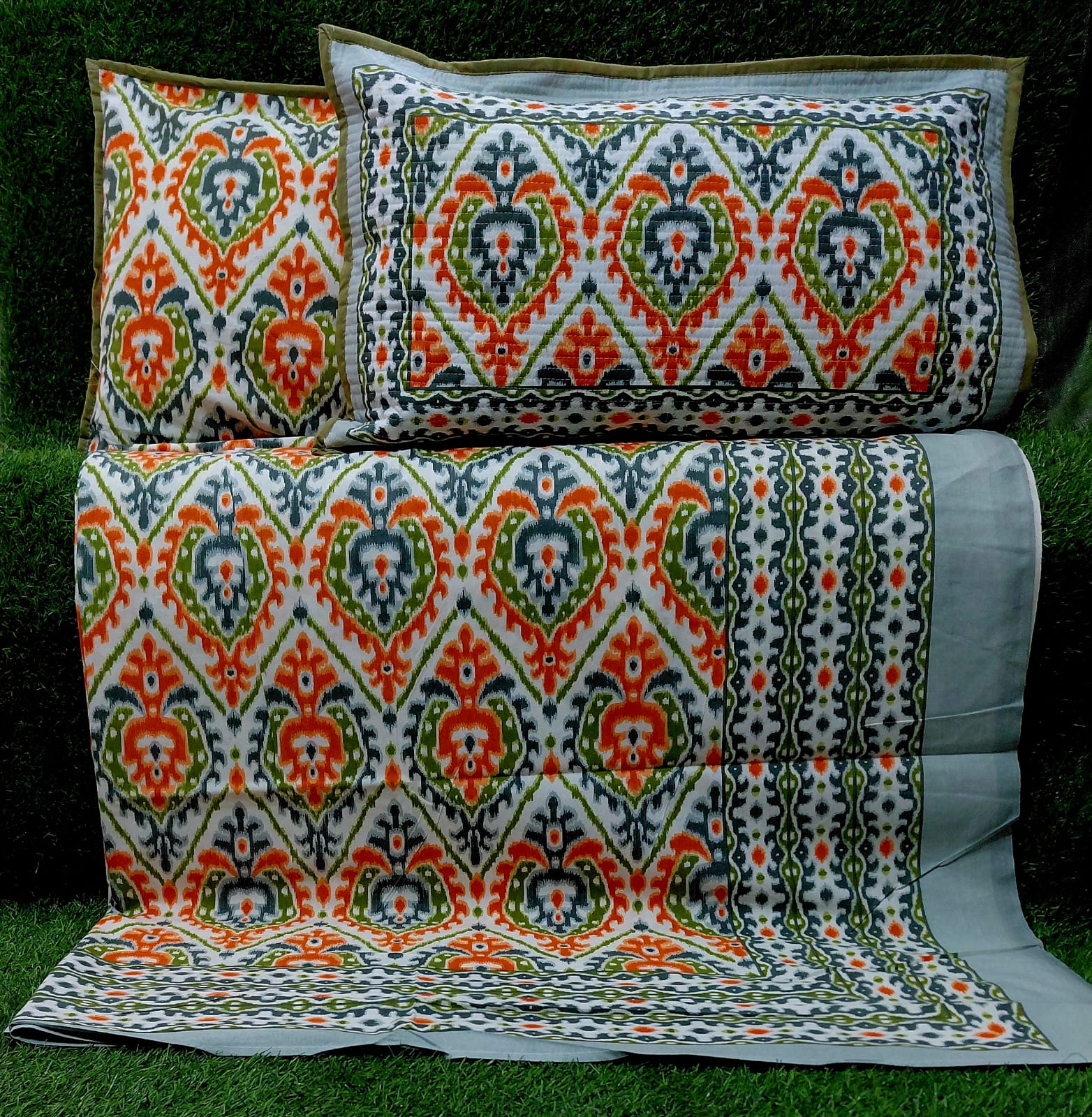 Pure cotton king size bedsheets with 2 quilted pillow covers (100x108 inches)