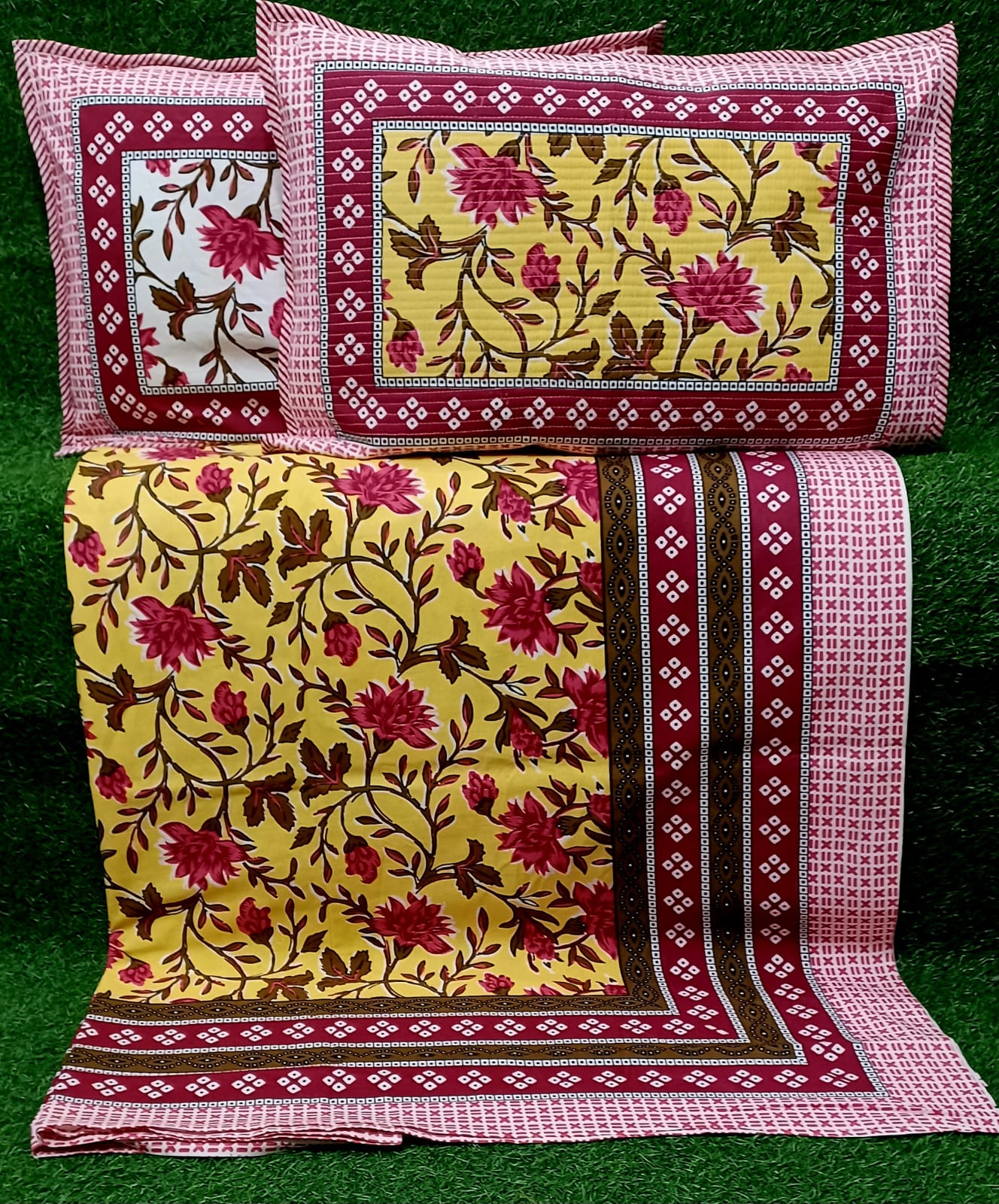 Pure cotton king size bedsheets with 2 quilted pillow covers (100x108 inches)