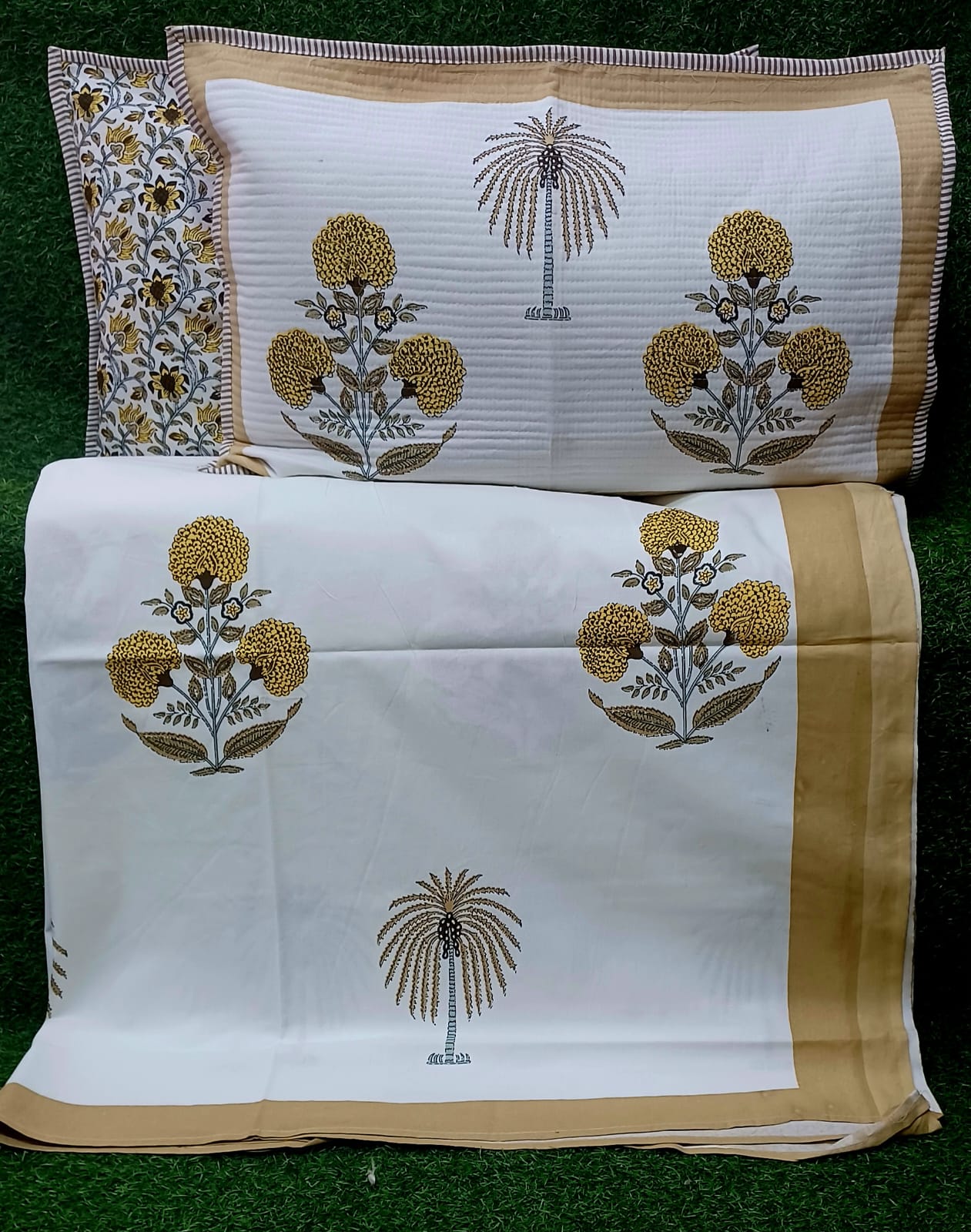 Pure cotton king size bedsheets with 2 quilted pillow covers (100x108 inches)