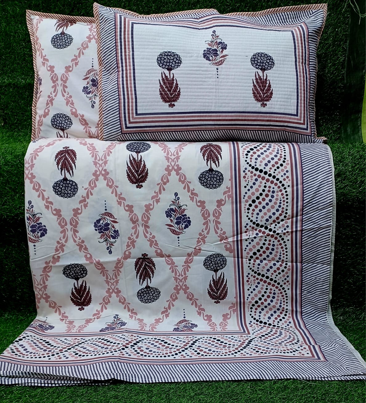Pure cotton king size bedsheets with 2 quilted pillow covers (100x108 inches)