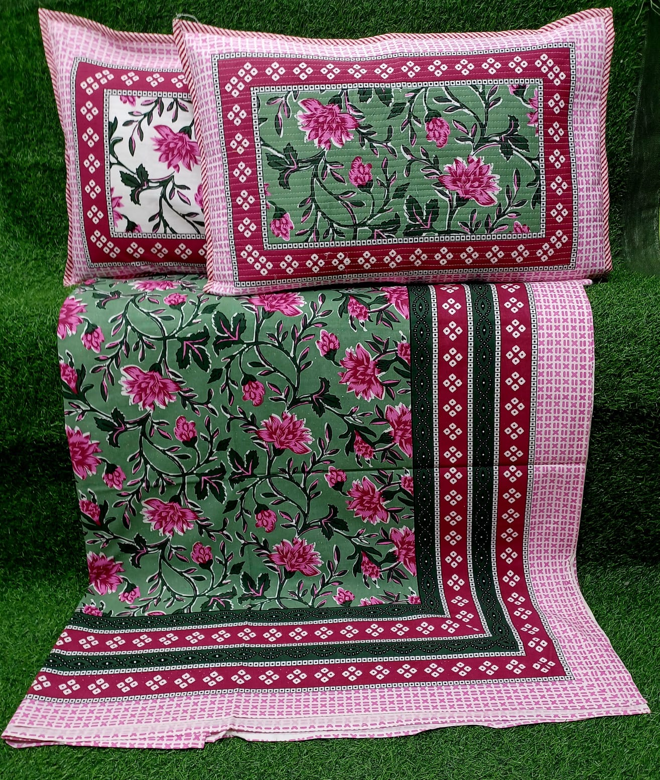 Pure cotton king size bedsheets with 2 quilted pillow covers (100x108 inches)