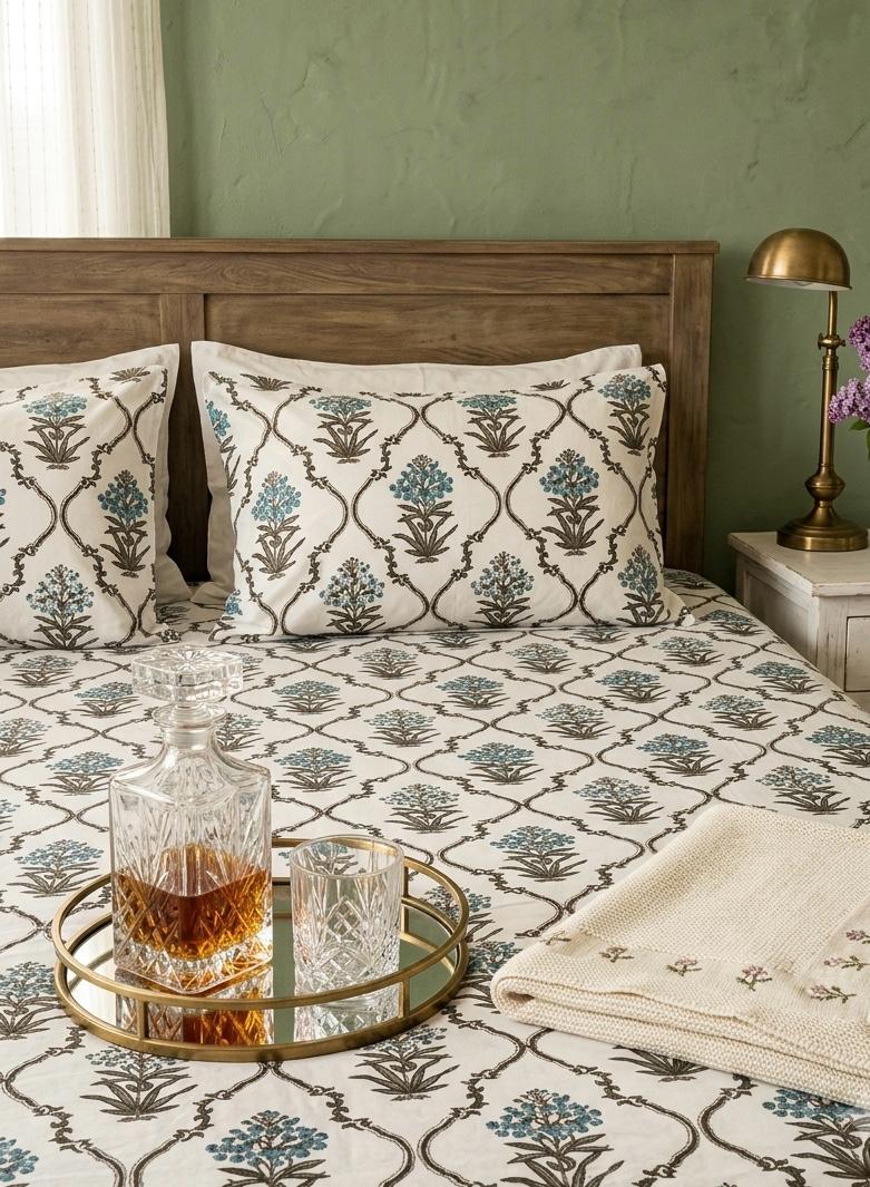 Pure cotton king size bedsheet with two pillow covers 100x108 inches