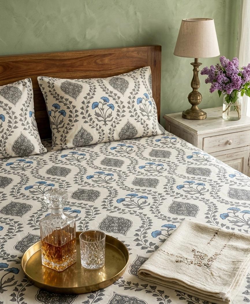 Pure cotton king size bedsheet with two pillow covers 100x108 inches