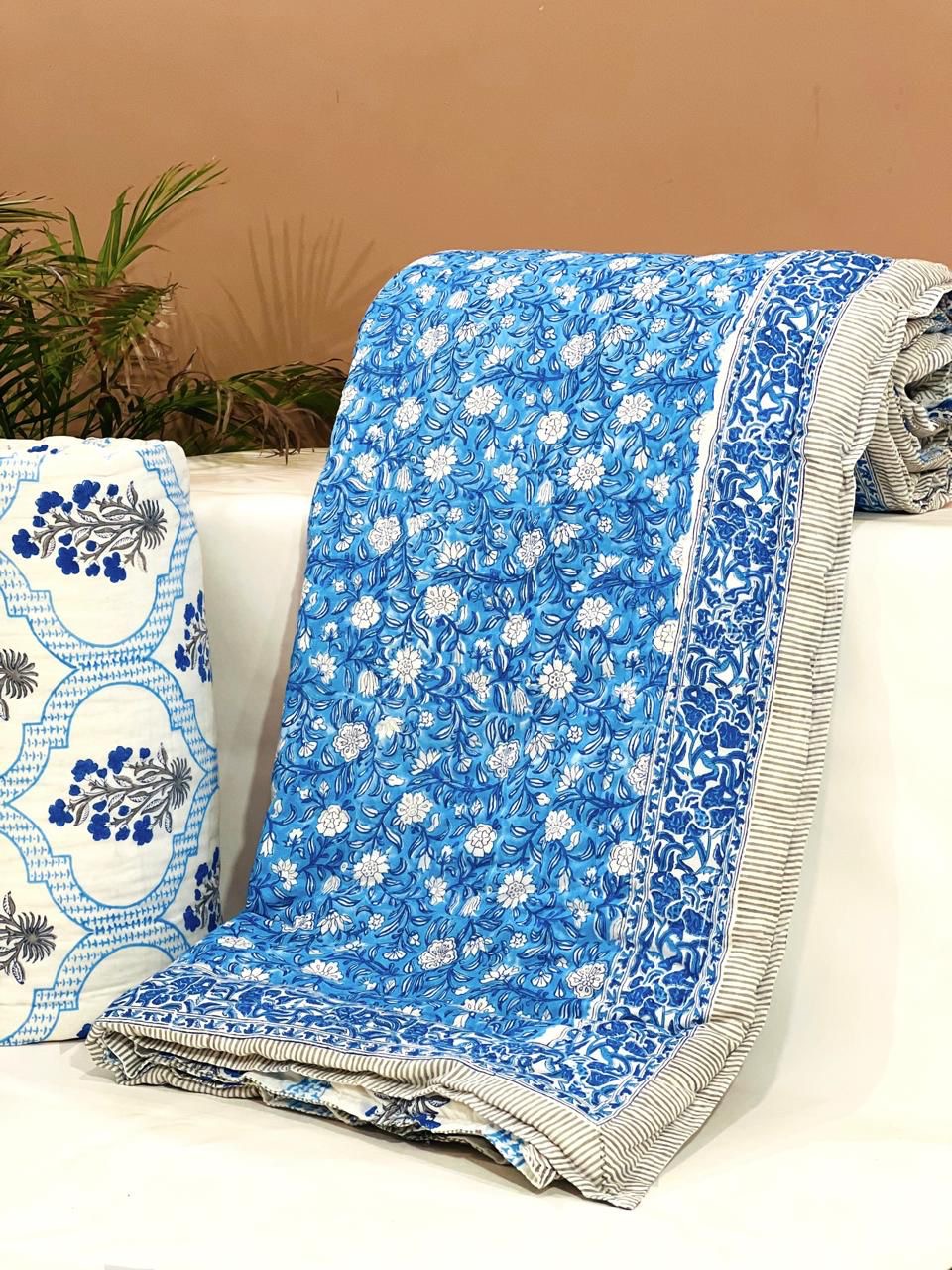 Pure mulmul cotton filled reversible double razai (90x108 inches)