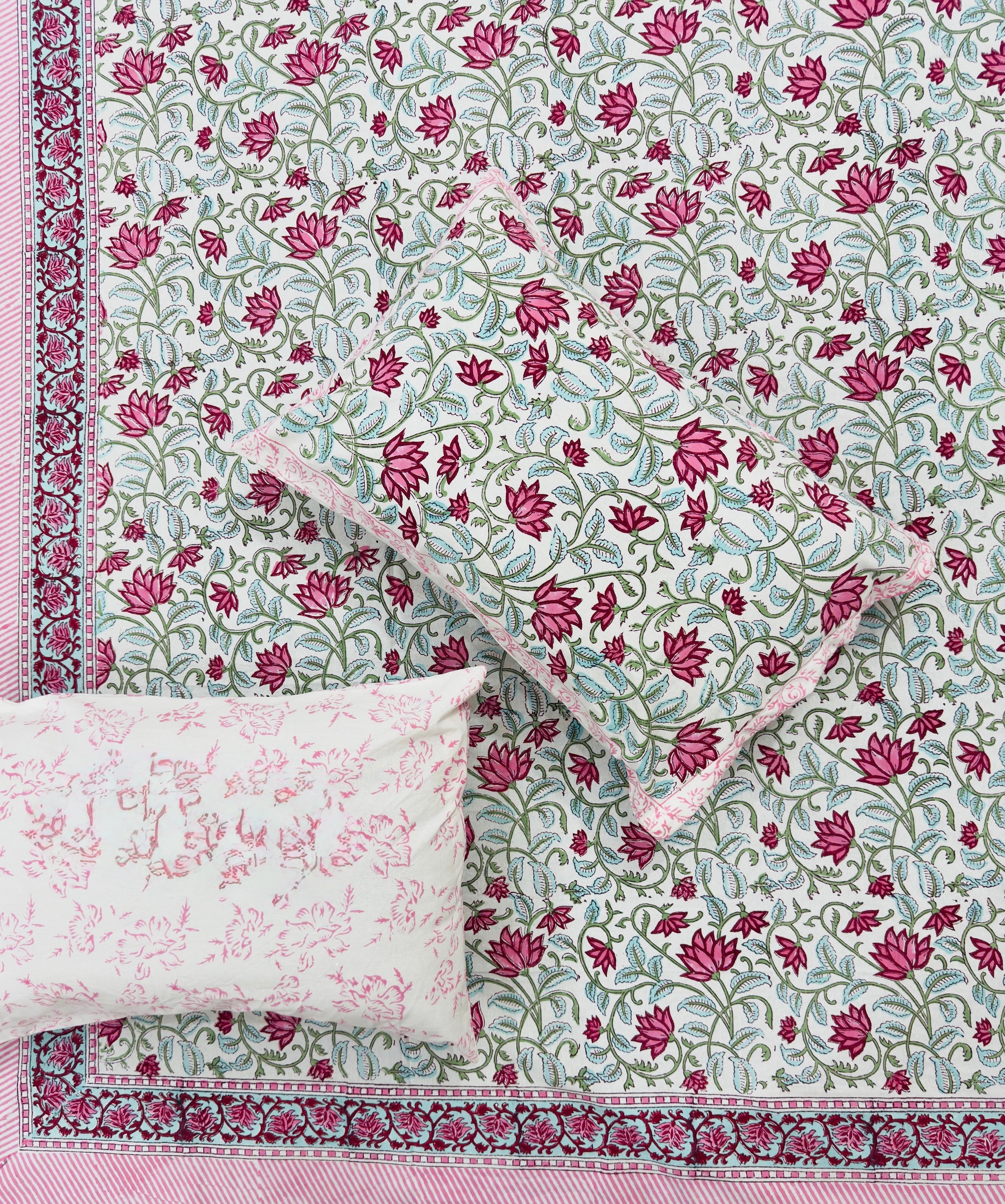 Pure cotton handblock printed king size bedsheet with 2 pillow covers (100x108 inches)