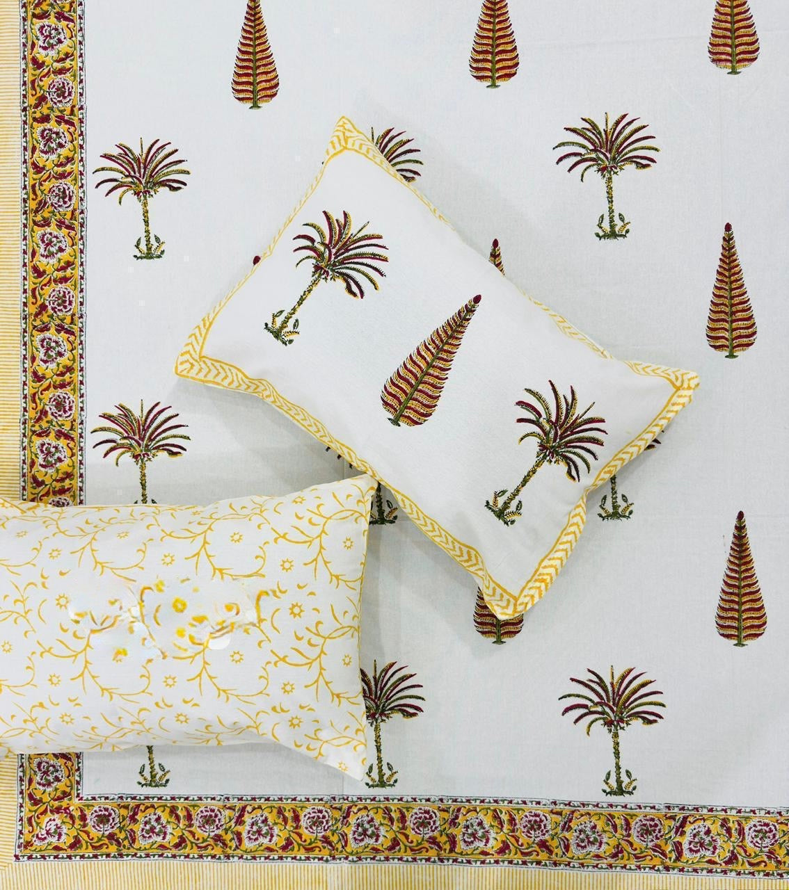 Pure cotton handblock printed king size bedsheet with 2 pillow covers (100x108 inches)