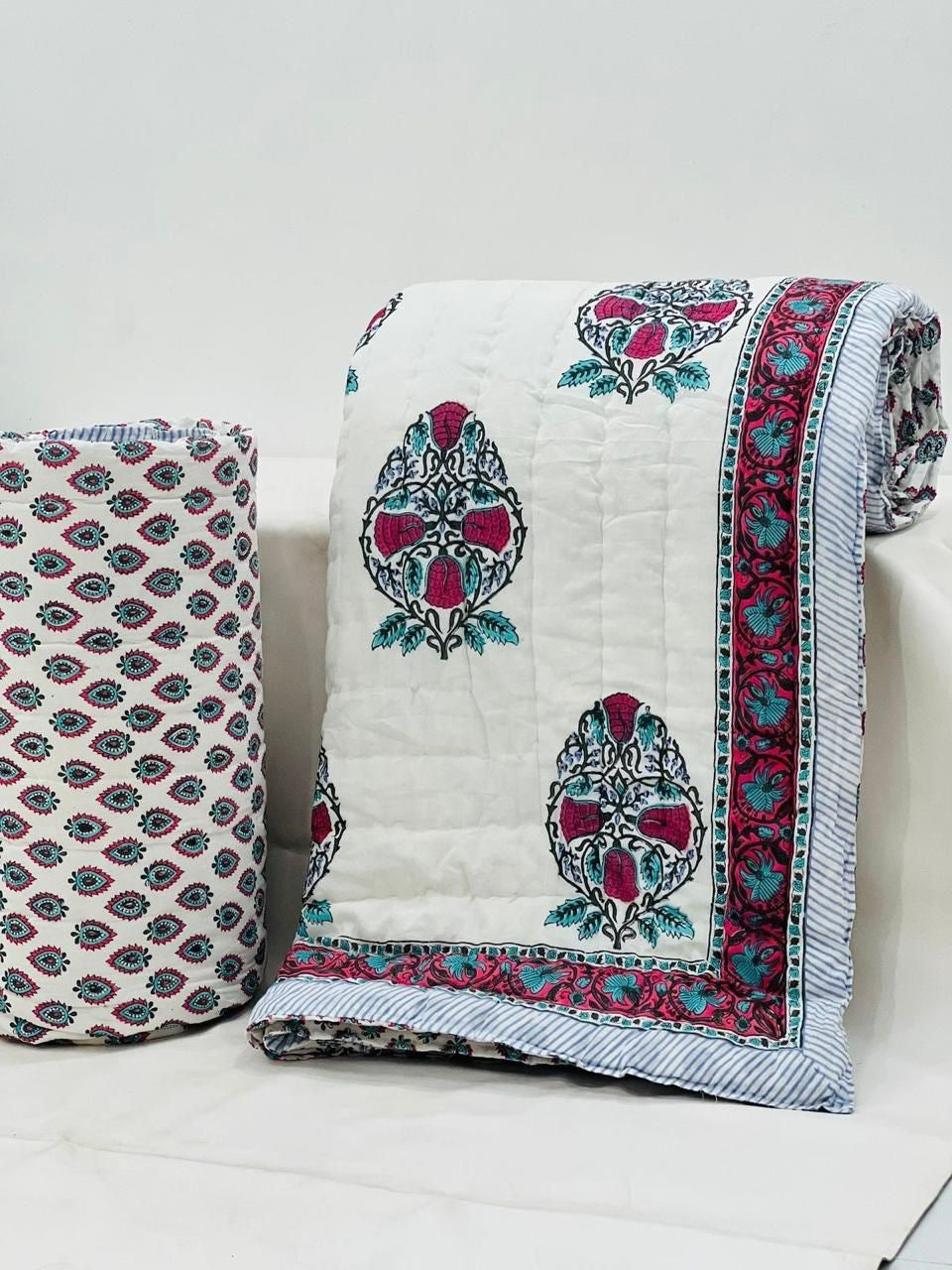 Pure mulmul cotton filled reversible double razai (90x108 inches)