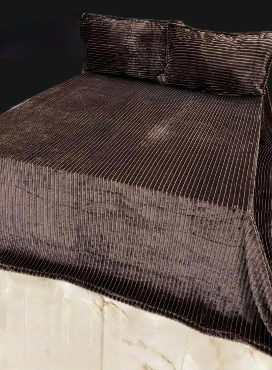 Warm solid colour double bedsheets with 2 pillow covers (100x105 inches)