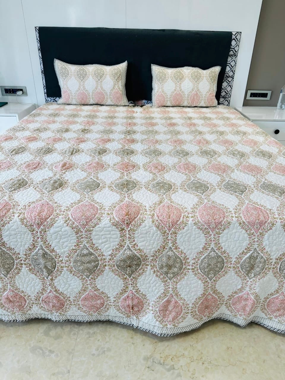 Pure mulmul cotton paani jaal quilted hand-block printed double bedcover with 2 quilted pillow covers for king size beds (90x108 inches)