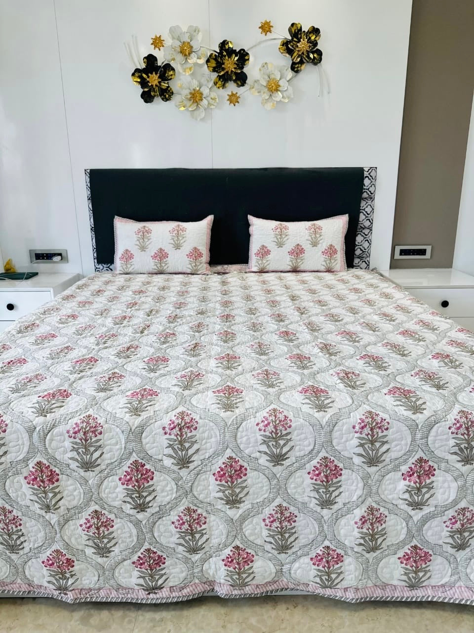 Pure mulmul cotton paani jaal quilted hand-block printed double bedcover with 2 quilted pillow covers for king size beds (90x108 inches)