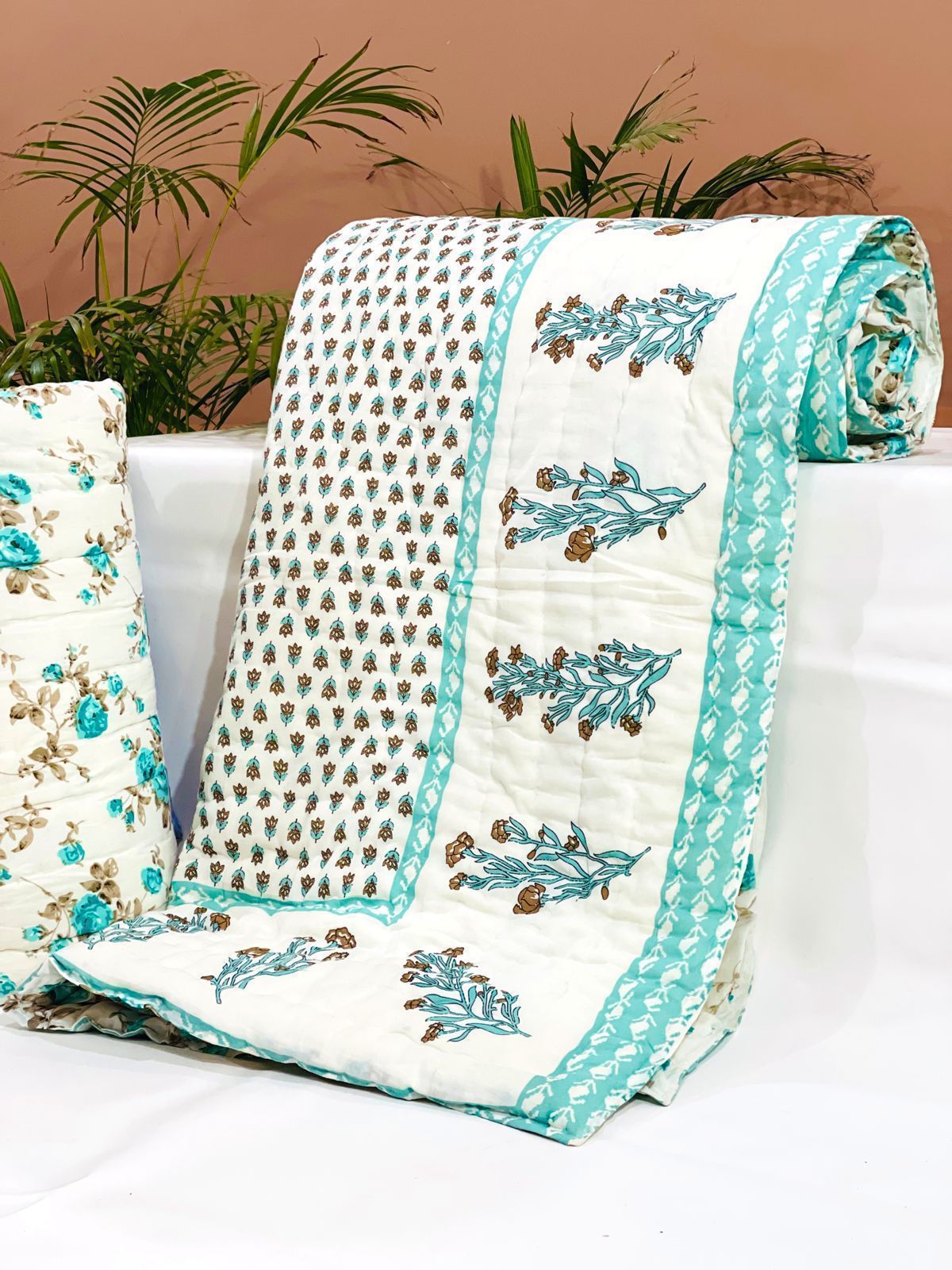 Pure mulmul cotton filled reversible double razai (90x108 inches)