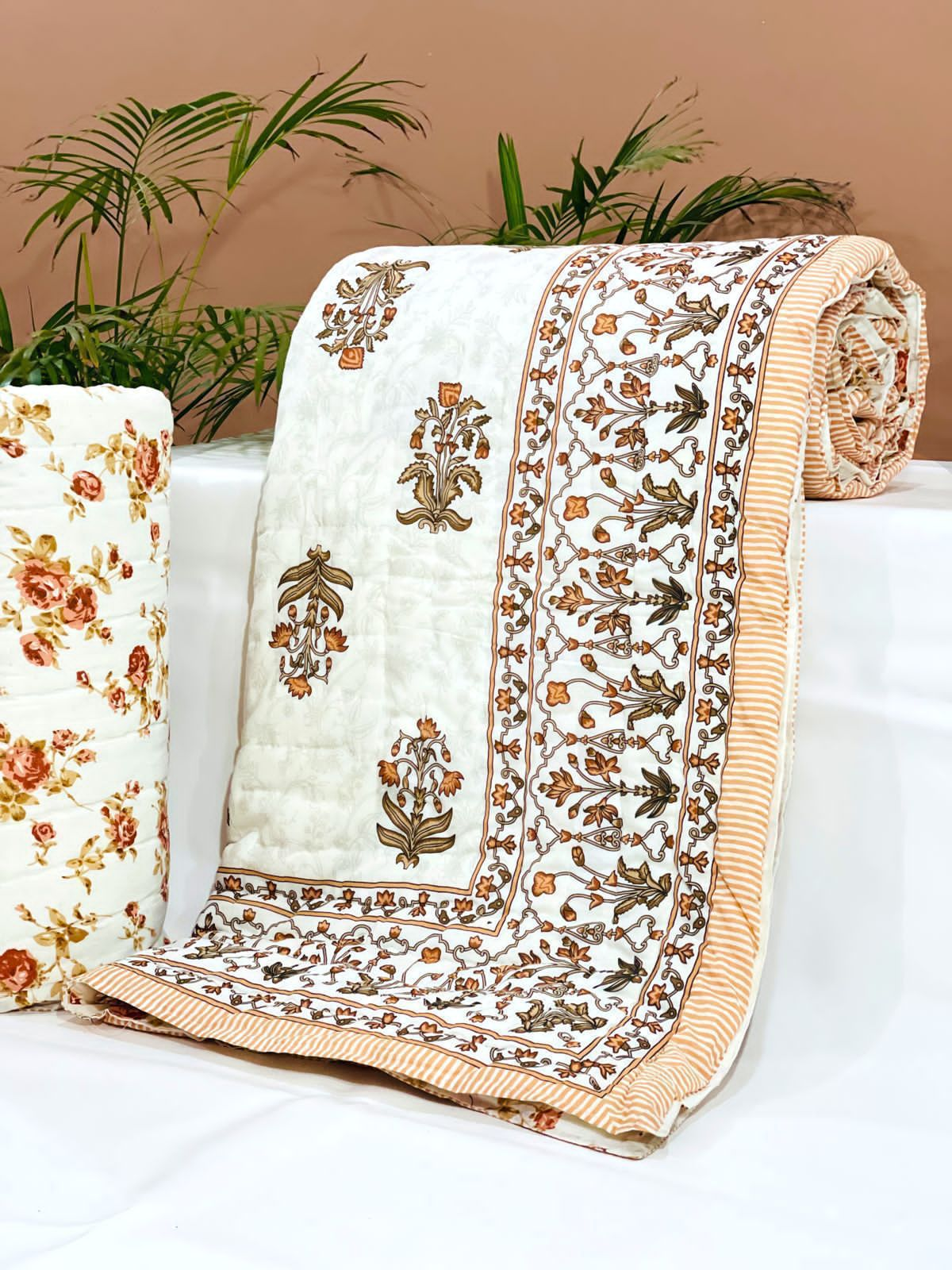 Pure mulmul cotton filled reversible double razai (90x108 inches)