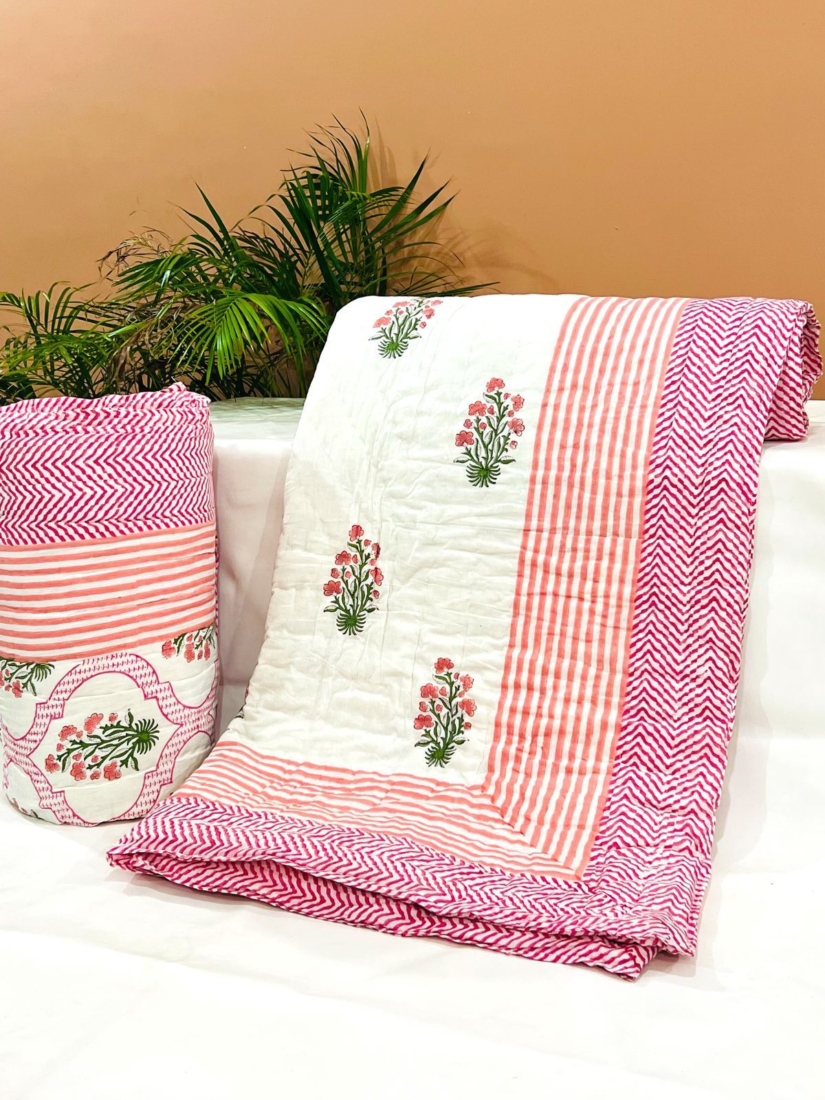 Pure mulmul cotton filled reversible double razai (90x108 inches)