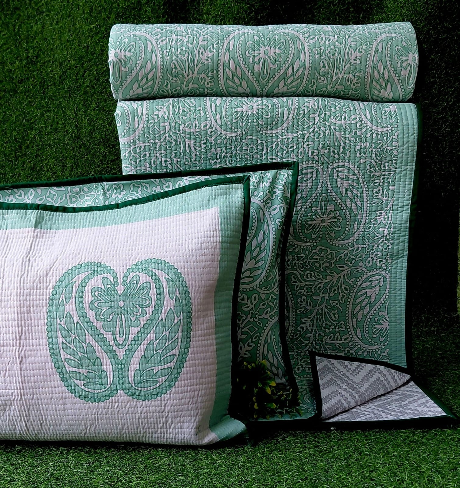 Pure cotton quilted bedcovers with two quilted pillow covers (90x108 inches)