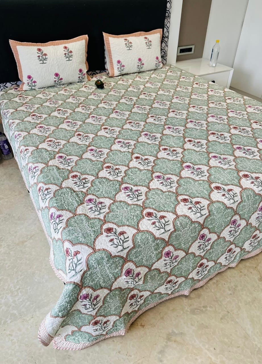 Pure mulmul cotton paani jaal quilted hand-block printed double bedcover with 2 quilted pillow covers for king size beds (90x108 inches)