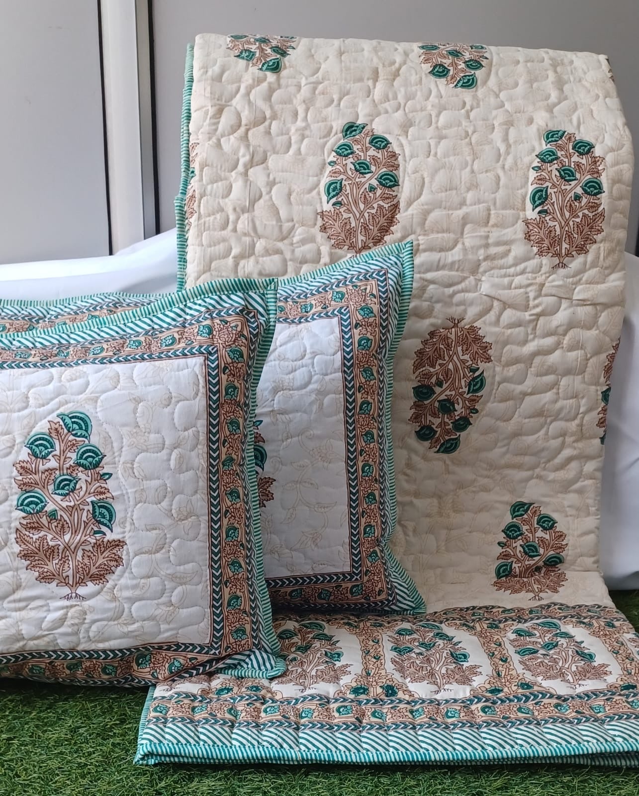 Pure cotton paani jaal quilted reversible double bedcovers with 2 quilted pillow covers (90x108 inches)