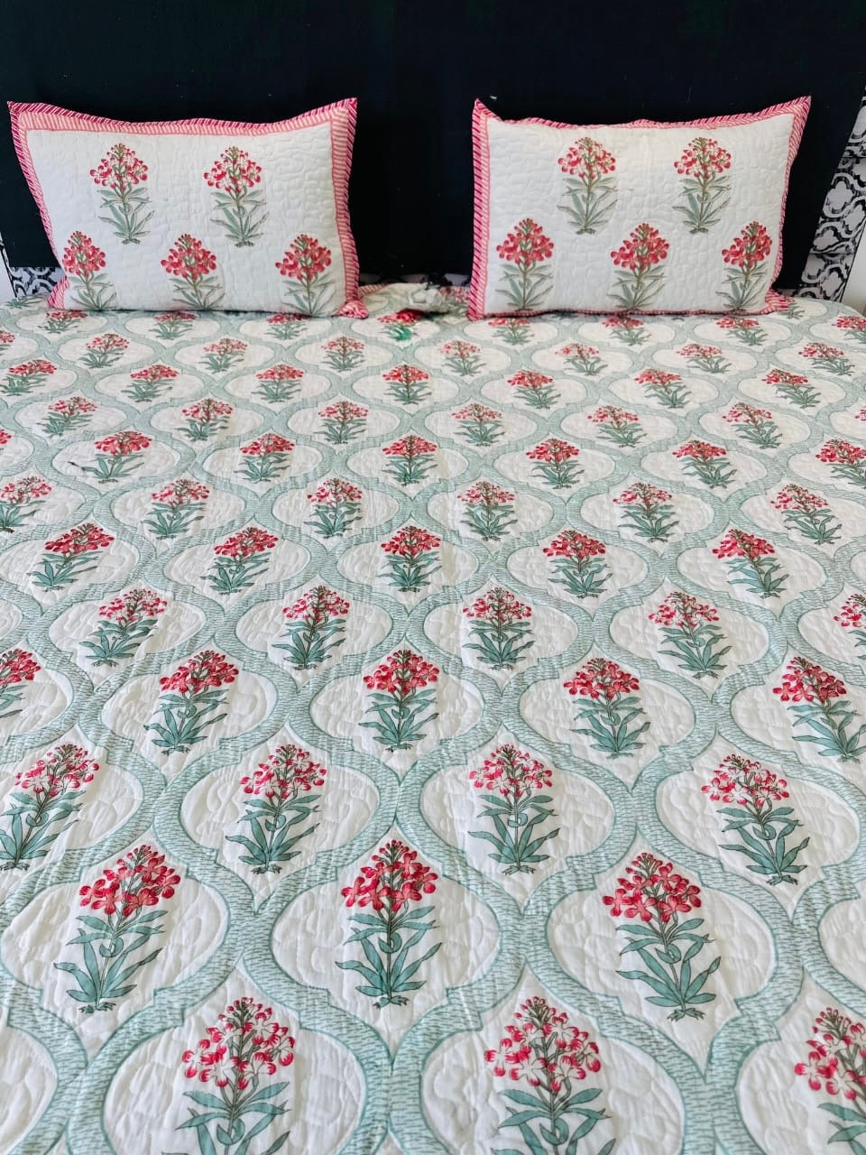 Pure mulmul cotton paani jaal quilted hand-block printed double bedcover with 2 quilted pillow covers for king size beds (90x108 inches)
