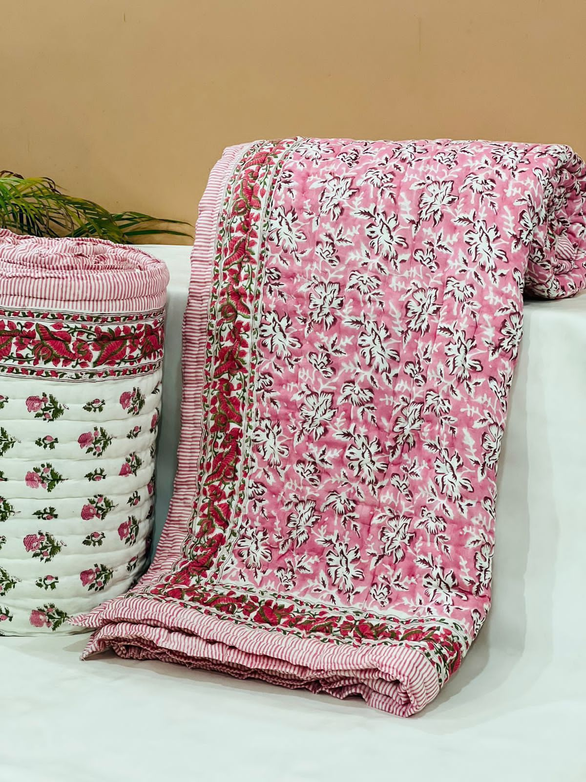 Pure mulmul cotton filled reversible double razai (90x108 inches)