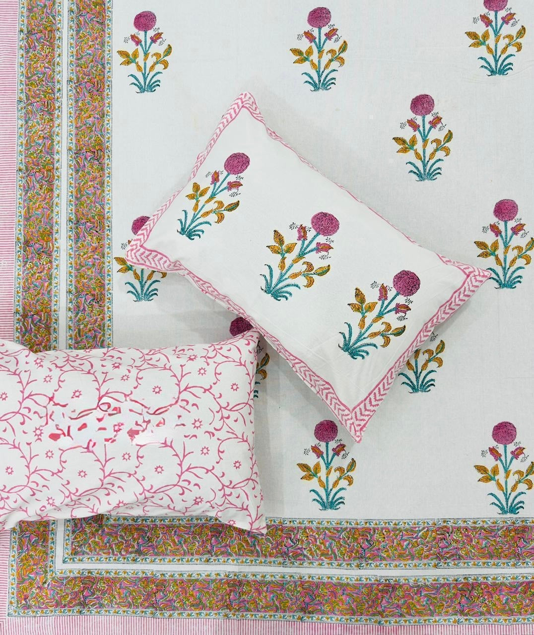 Pure cotton handblock printed king size bedsheet with 2 pillow covers (100x108 inches)