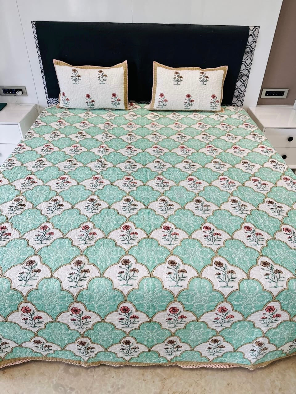 Pure mulmul cotton paani jaal quilted hand-block printed double bedcover with 2 quilted pillow covers for king size beds (90x108 inches)