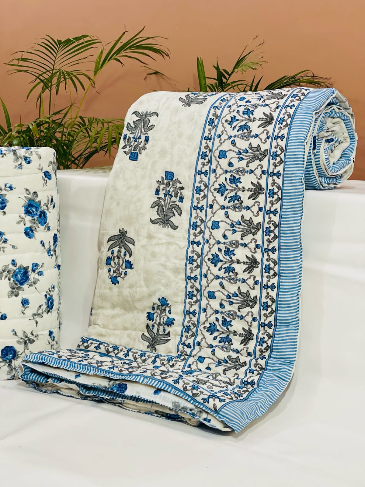 Pure mulmul cotton filled reversible double razai (90x108 inches)