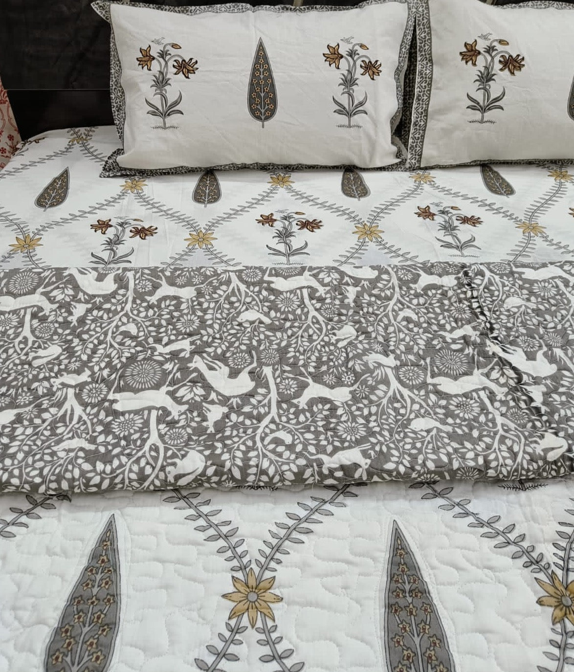 Premium traditional blockprinted king size razai combo (100x108 inches)