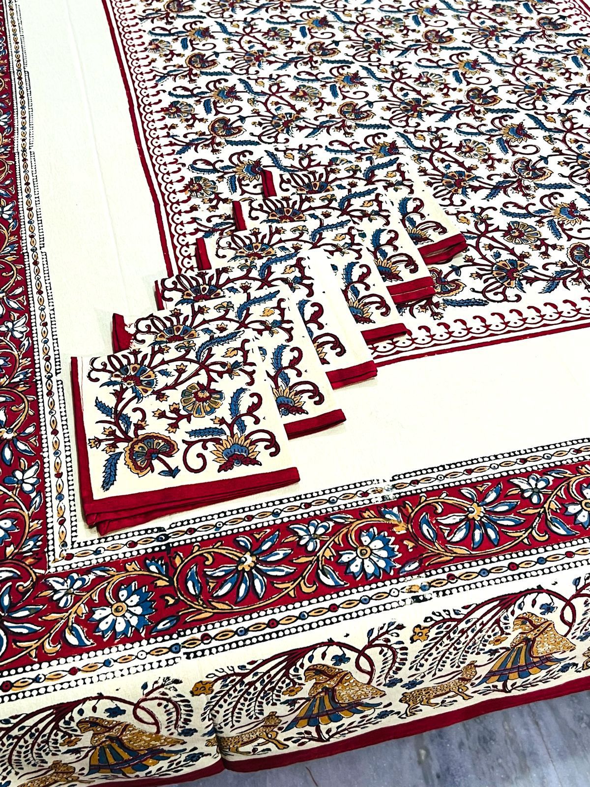 6 Seater Dining Table Cover and Napkin Combo