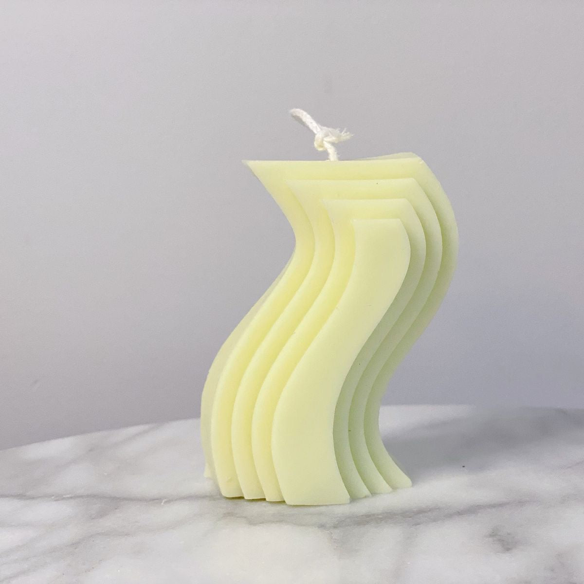 Geometric wave 100% soy wax scented candle (Lime)