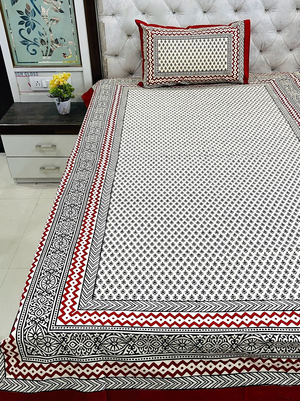 Pure cotton single bedsheet (Size 60x90 inches)