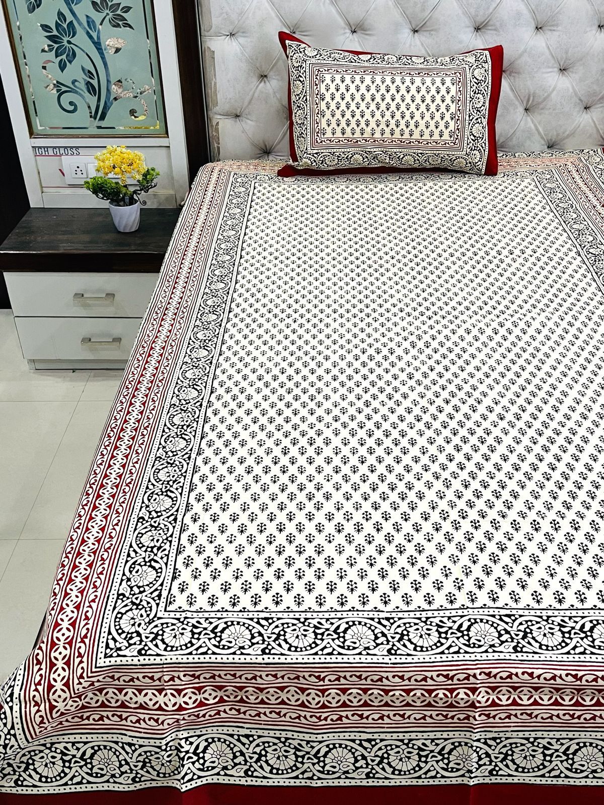 Pure cotton single bedsheet (Size 60x90 inches)