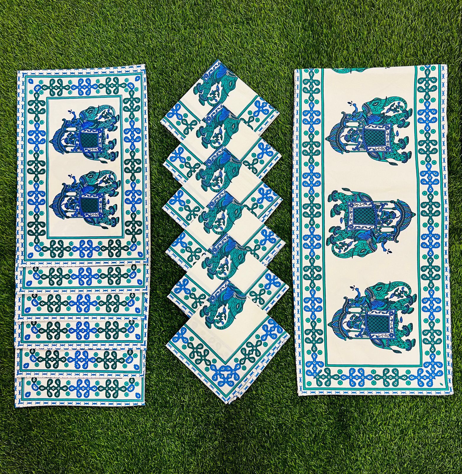 Placemats, runner and napkin combo for 6 seater dining table